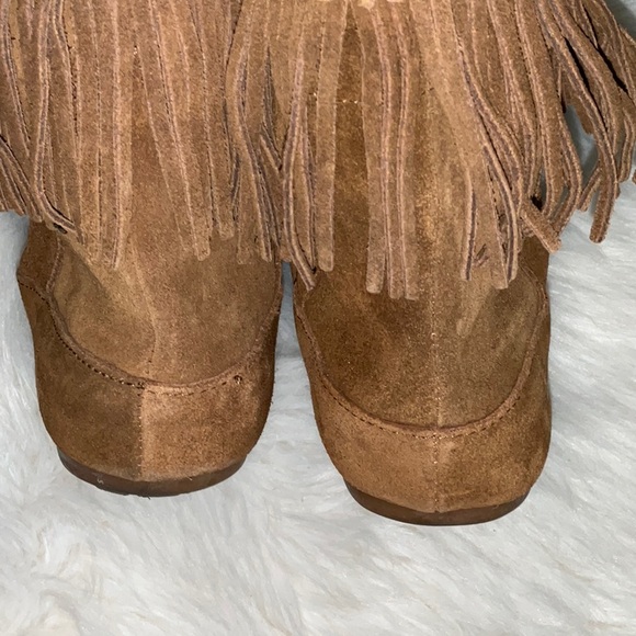 Minnetonka Double Fringe
Moccasin Boots - Picture 7 of 11